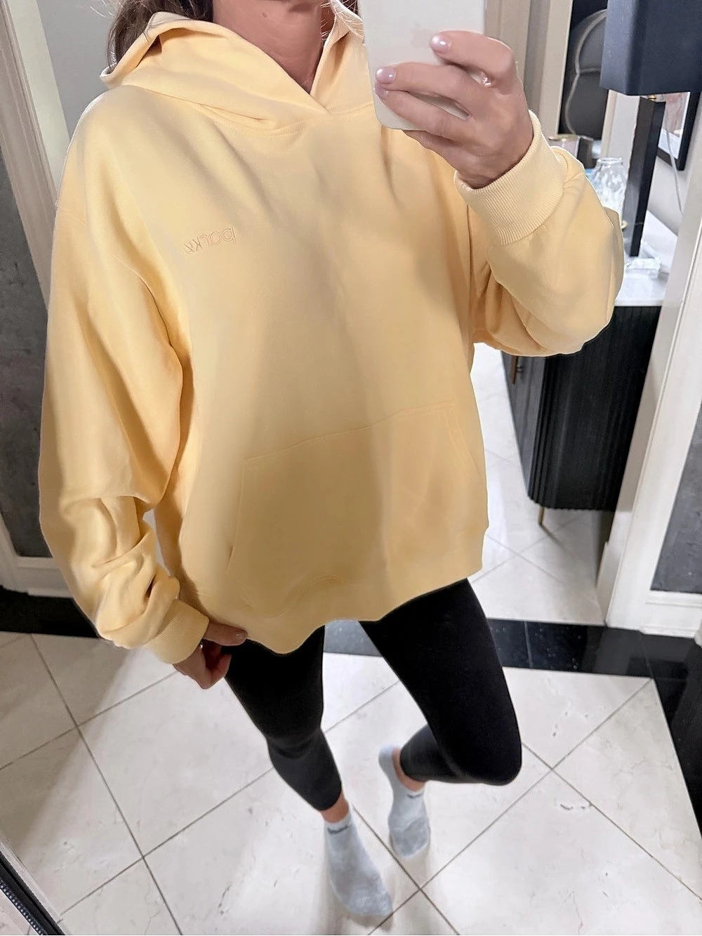Parke Pullover Hoodie sweatshirt in Yellow L/XL 
Like New